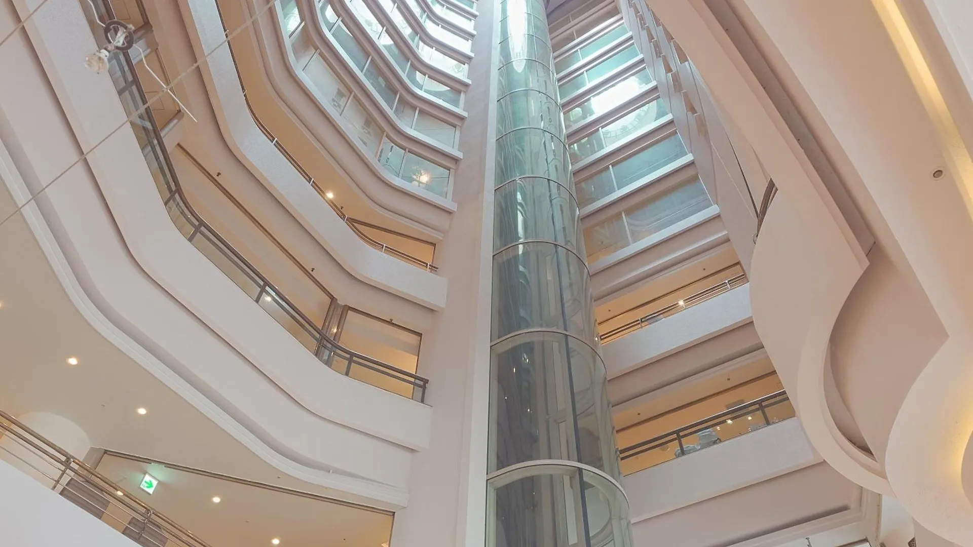 Breezbay Hotel Resort And Spa Yokohama  Japón